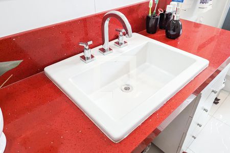 Casa à venda com 319m², 5 quartos e 3 vagasBanheiro da suíte 1