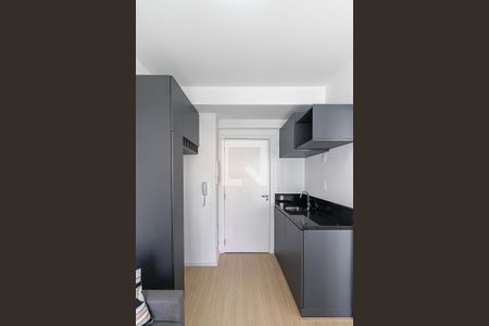 Sala e Cozinha de kitnet/studio para alugar com 1 quarto, 30m² em Vila Nova Conceição, São Paulo