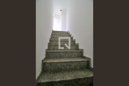 Apartamento à venda com 76m², 2 quartos e 1 vagaEscada