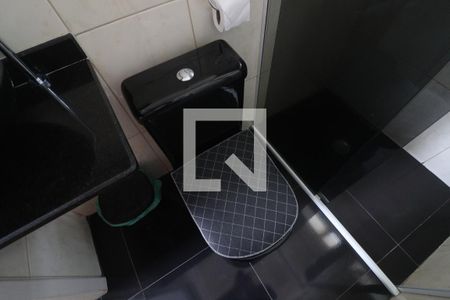 Casa à venda com 177m², 3 quartos e 4 vagasBanheiro Suíte 2