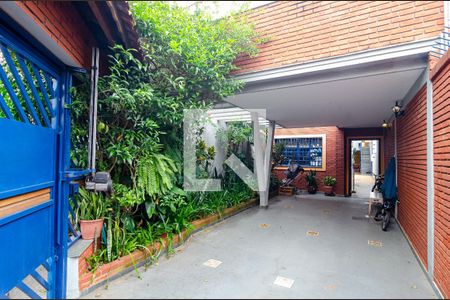 Casa à venda com 200m², 4 quartos e 2 vagas Casa à venda com 200m², 4 quartos e 2 vagasGaragem