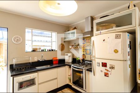 Casa à venda com 200m², 4 quartos e 2 vagas Casa à venda com 200m², 4 quartos e 2 vagasCozinha
