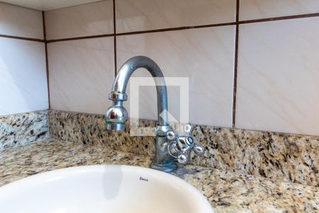 Casa à venda com 200m², 3 quartos e 2 vagasBanheiro - torneira