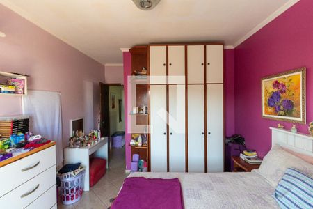 Casa à venda com 200m², 3 quartos e 2 vagasQuarto Suíte