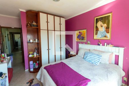 Casa à venda com 200m², 3 quartos e 2 vagasQuarto Suíte