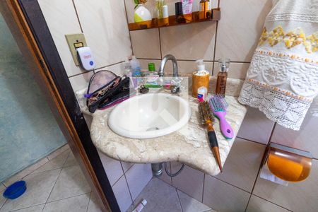 Casa à venda com 200m², 3 quartos e 2 vagasBanheiro 2