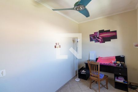 Casa à venda com 200m², 3 quartos e 2 vagasQuarto 2