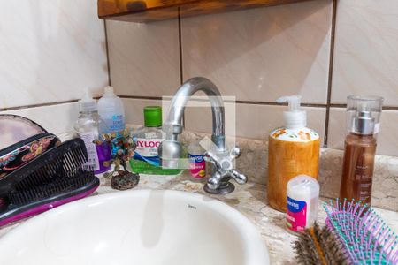 Casa à venda com 200m², 3 quartos e 2 vagasBanheiro - torneira