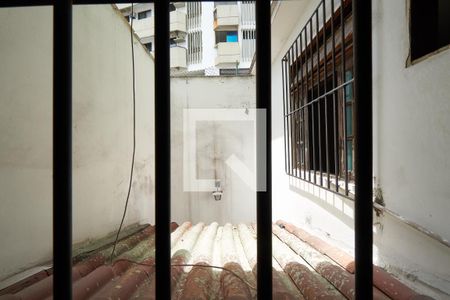 Apartamento à venda com 80m², 2 quartos e sem vagaCozinha e Área de Serviço Vista