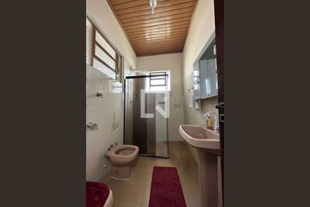 Casa à venda com 140m², 3 quartos e 2 vagasBanheiro