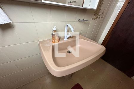 Casa à venda com 140m², 3 quartos e 2 vagasBanheiro - Torneira