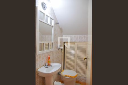 Casa à venda com 165m², 3 quartos e 4 vagas Casa à venda com 165m², 3 quartos e 4 vagasLavabo