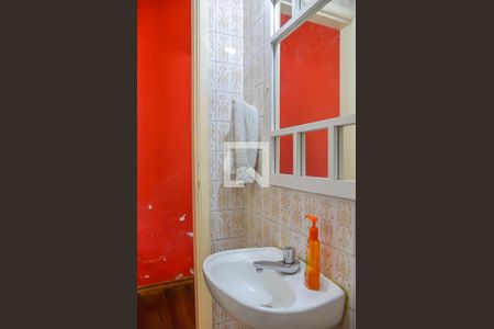 Casa à venda com 165m², 3 quartos e 4 vagas Casa à venda com 165m², 3 quartos e 4 vagasLavabo