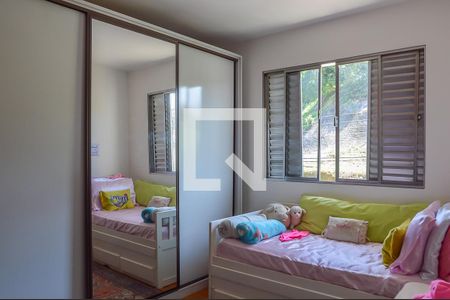 Casa à venda com 165m², 3 quartos e 4 vagas Casa à venda com 165m², 3 quartos e 4 vagasQuarto 2