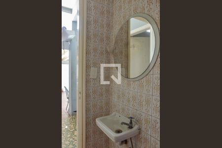 Casa à venda com 165m², 3 quartos e 4 vagas Casa à venda com 165m², 3 quartos e 4 vagasBanheiro de serviço