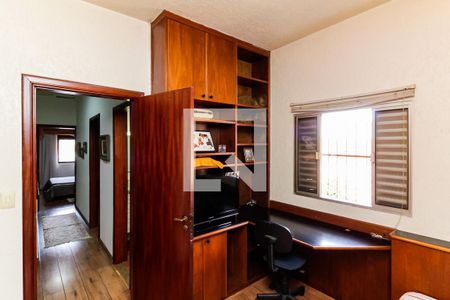 Casa à venda com 100m², 3 quartos e 2 vagas Casa à venda com 100m², 3 quartos e 2 vagasQuarto 1 - Suíte