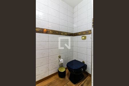 Casa à venda com 100m², 3 quartos e 2 vagas Casa à venda com 100m², 3 quartos e 2 vagasLavabo