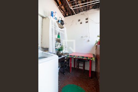 Casa à venda com 130m², 3 quartos e 2 vagas Casa à venda com 130m², 3 quartos e 2 vagasÁrea externa / Área de Serviço