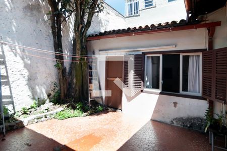 Casa à venda com 130m², 3 quartos e 2 vagas Casa à venda com 130m², 3 quartos e 2 vagasÁrea externa / Área de Serviço