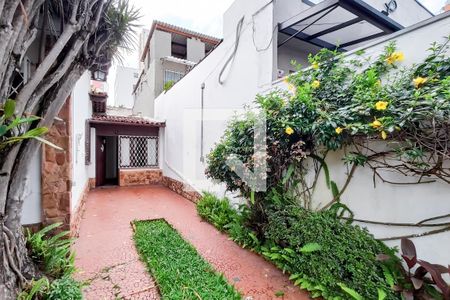 Casa à venda com 130m², 3 quartos e 2 vagas Casa à venda com 130m², 3 quartos e 2 vagasGaragem