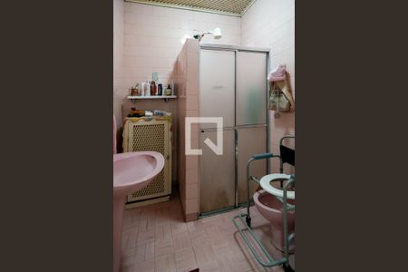 Casa à venda com 130m², 3 quartos e 2 vagas Casa à venda com 130m², 3 quartos e 2 vagasBanheiro Social