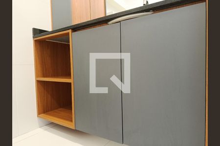 Banheiro Social de kitnet/studio para alugar com 1 quarto, 30m² em Pinheiros, São Paulo