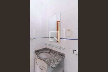 Casa de condomínio para alugar com 120m², 3 quartos e 1 vaga Casa de condomínio para alugar com 120m², 3 quartos e 1 vagaBanheiro 2