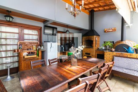 Casa à venda com 340m², 4 quartos e 4 vagasChurrasqueira