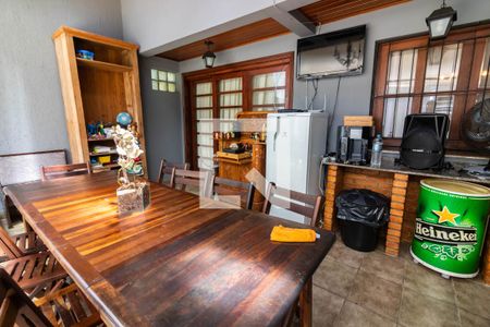 Casa à venda com 340m², 4 quartos e 4 vagasChurrasqueira