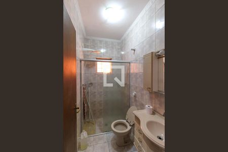 Casa à venda com 140m², 3 quartos e 2 vagas Casa à venda com 140m², 3 quartos e 2 vagasBanheiro