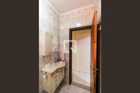 Casa à venda com 140m², 3 quartos e 2 vagas Casa à venda com 140m², 3 quartos e 2 vagasBanheiro