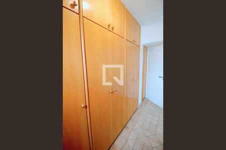 Apartamento à venda com 170m², 4 quartos e 3 vagas Apartamento à venda com 170m², 4 quartos e 3 vagasCloset da suíte 1