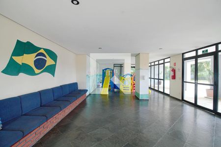 Apartamento à venda com 170m², 4 quartos e 3 vagas Apartamento à venda com 170m², 4 quartos e 3 vagasÁrea comum - Playground