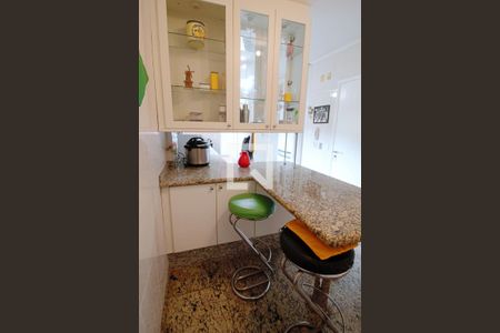 Apartamento à venda com 170m², 4 quartos e 3 vagas Apartamento à venda com 170m², 4 quartos e 3 vagasCopa