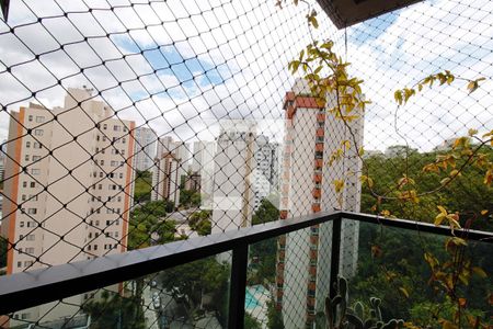 Apartamento à venda com 170m², 4 quartos e 3 vagas Apartamento à venda com 170m², 4 quartos e 3 vagasVaranda da Suíte 1