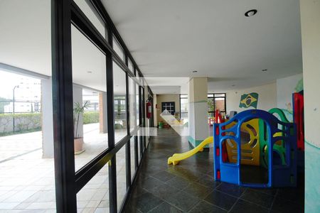 Apartamento à venda com 170m², 4 quartos e 3 vagas Apartamento à venda com 170m², 4 quartos e 3 vagasÁrea comum - Playground