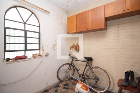 Casa à venda com 258m², 4 quartos e 2 vagas Casa à venda com 258m², 4 quartos e 2 vagasQuarto de Serviço