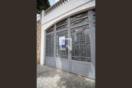 Casa à venda com 258m², 4 quartos e 2 vagas Casa à venda com 258m², 4 quartos e 2 vagasFachada - placa instalada