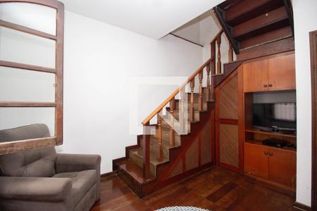 Casa à venda com 258m², 4 quartos e 2 vagas Casa à venda com 258m², 4 quartos e 2 vagasSala de Estar