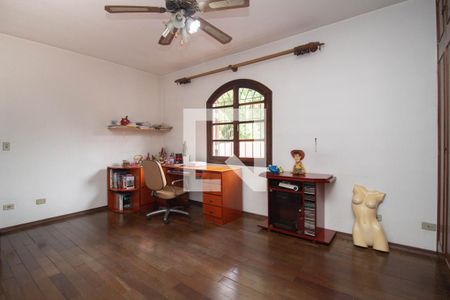 Casa à venda com 258m², 4 quartos e 2 vagas Casa à venda com 258m², 4 quartos e 2 vagasQuarto 3 - Suíte 2