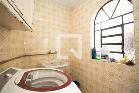 Casa à venda com 258m², 4 quartos e 2 vagas Casa à venda com 258m², 4 quartos e 2 vagasÁrea de Serviço