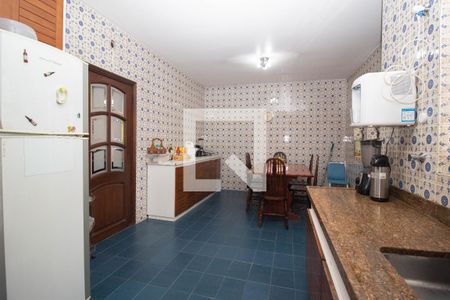 Casa à venda com 258m², 4 quartos e 2 vagas Casa à venda com 258m², 4 quartos e 2 vagasCozinha