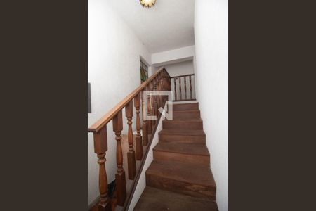 Casa à venda com 258m², 4 quartos e 2 vagas Casa à venda com 258m², 4 quartos e 2 vagasEscada - Garagem