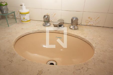 Casa à venda com 258m², 4 quartos e 2 vagas Casa à venda com 258m², 4 quartos e 2 vagasQuarto 3 - Banheiro da Suíte 2