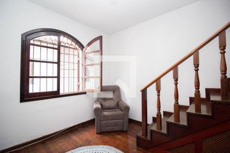 Casa à venda com 258m², 4 quartos e 2 vagas Casa à venda com 258m², 4 quartos e 2 vagasSala de Estar