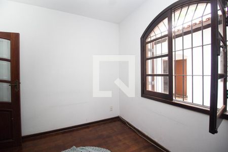 Casa à venda com 258m², 4 quartos e 2 vagas Casa à venda com 258m², 4 quartos e 2 vagasSala de Estar