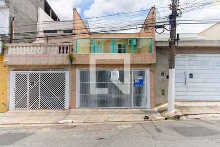 Casa à venda com 200m², 2 quartos e 2 vagasFachada