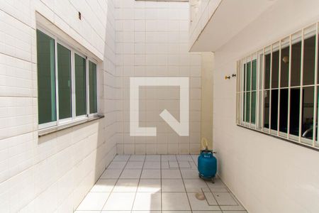 Casa à venda com 200m², 2 quartos e 2 vagasQuintal