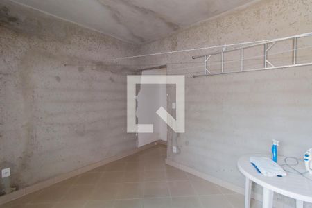 Casa à venda com 200m², 2 quartos e 2 vagasDispensa 