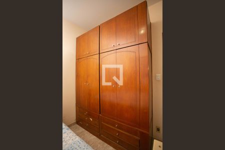 Casa à venda com 200m², 3 quartos e 2 vagasQuarto 1 - Armários